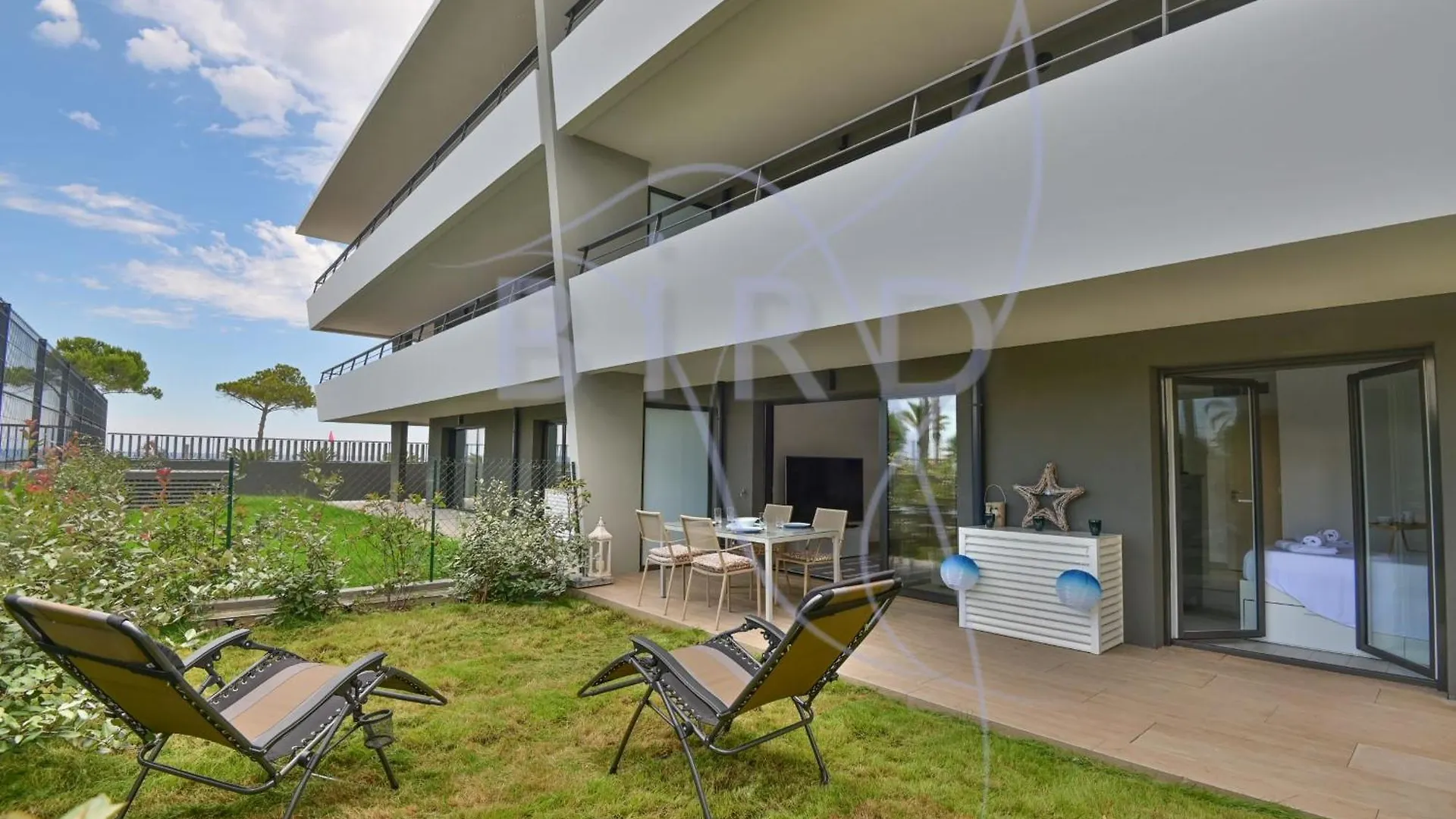Waterfront Apartment With Private Garden Villeneuve-Loubet