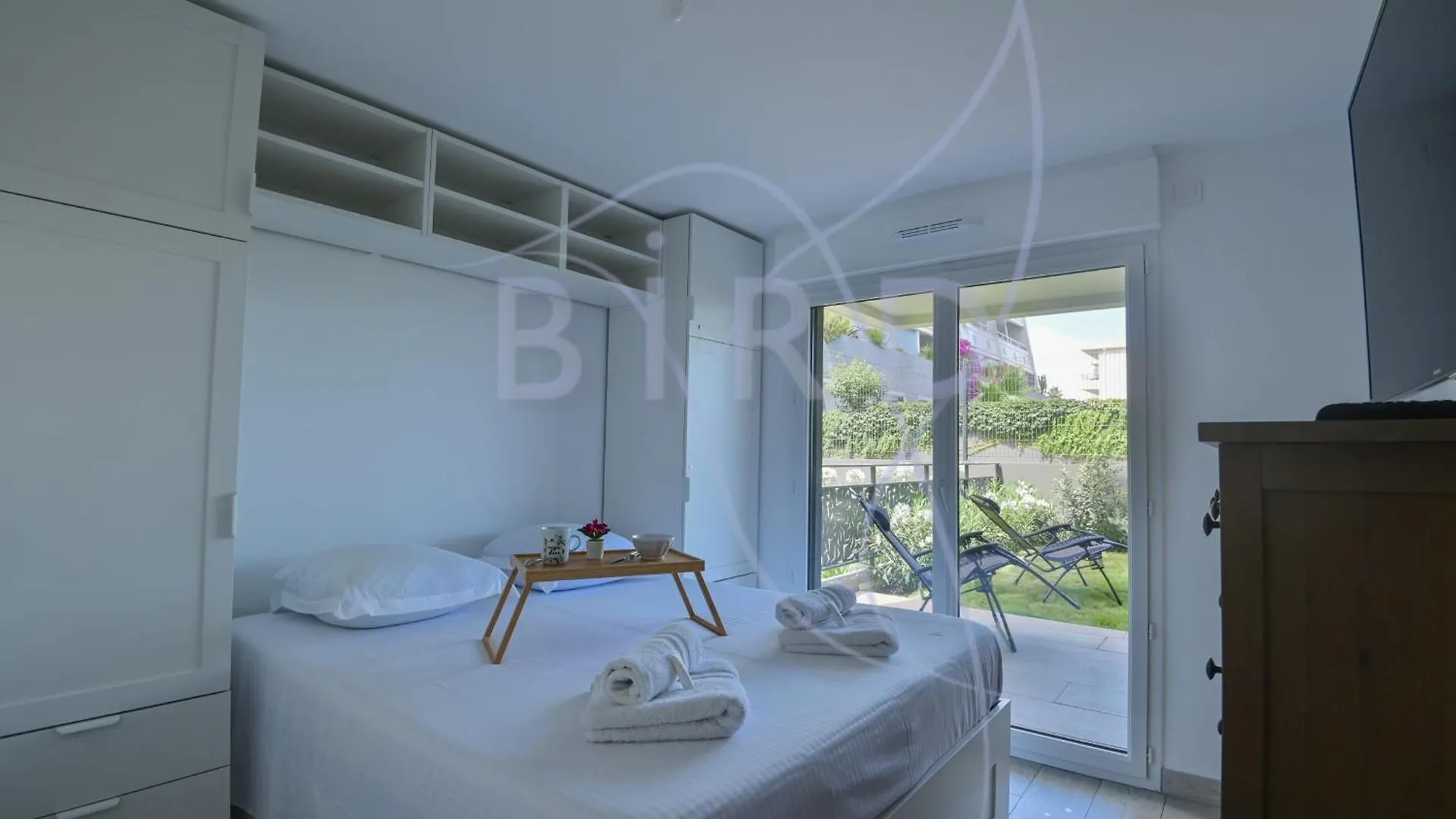 Waterfront Apartment With Private Garden Villeneuve-Loubet